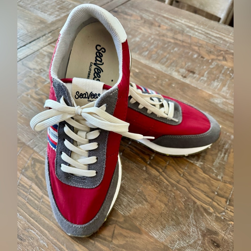 SeaVees Women’s Red and Gray Retro Low-Top Sneakers, Size 11